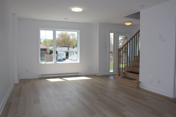 Appartement - 1-211 Rue Décarie - Photo 1