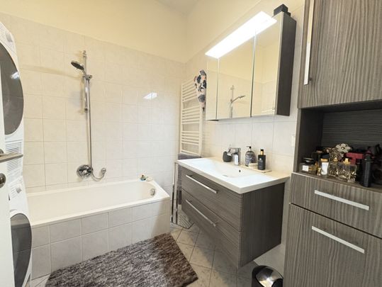 Top sanierte 2 Zimmer- Altbauwohnung! Zentrumsnah! - Photo 1