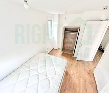 Room in a Shared House, Chesnut Road, N17 - Photo 4