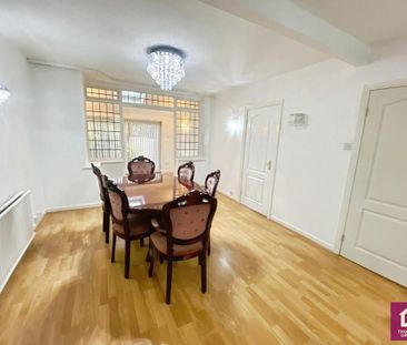 4 bedroom detached house to rent - Photo 4