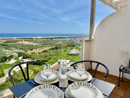 Apartment – Penthouse in Manilva - Photo 2