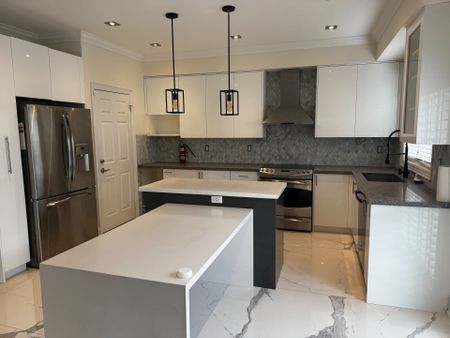 For Lease - 20 Dawes Road, Brampton, Ontario - Photo 2