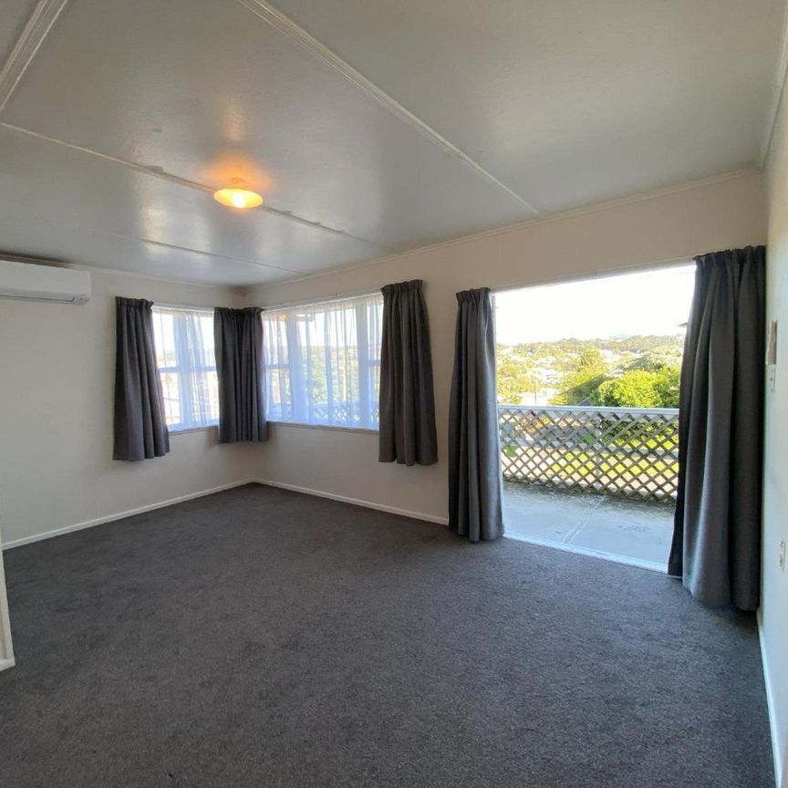 Central convenience - Photo 1