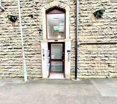 96 Watery Lane, Darwen - Photo 2