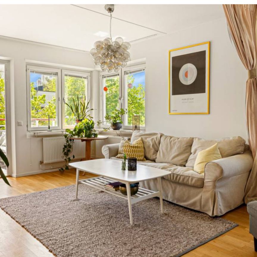 Fin, ljus trea m balkong - Foto 1