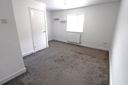2 bedroom terraced house to rent - Photo 4