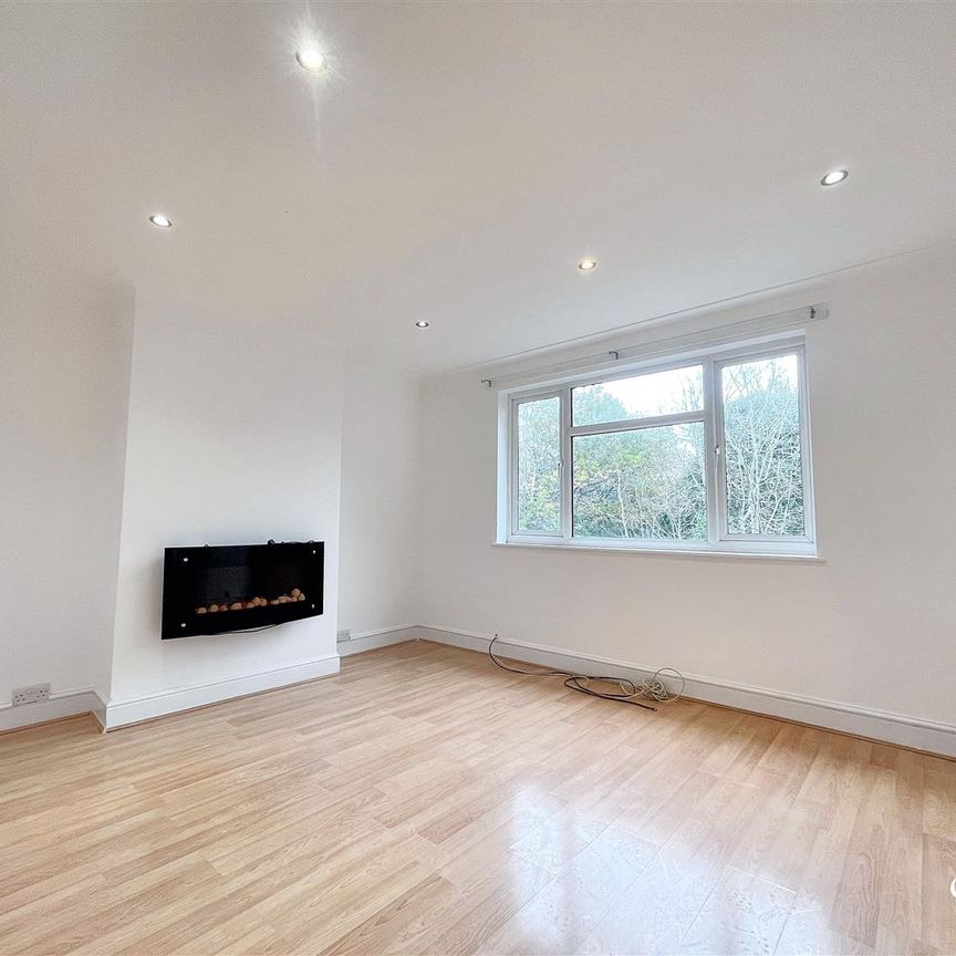 2 bedroom maisonette - Photo 1