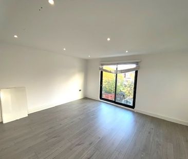 3 Bed Flat, Hervey Close, N3 - Photo 2