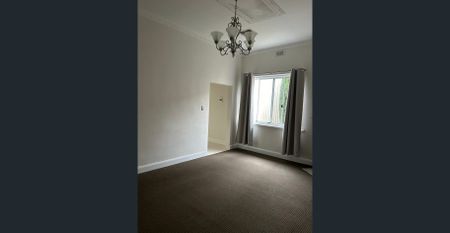 Spacious Villa for rent ideal for family, students, or office use, close to city centre - Photo 2