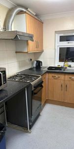 Room in a Shared House, Tanner Street, IG11 - Photo 3