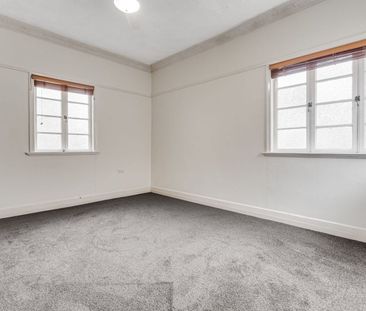 Quaint and Quiet in Everton Park - Photo 2