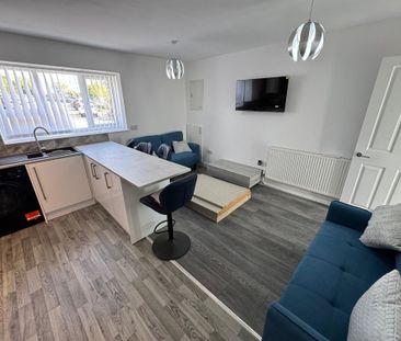 Partington Lane Swinton Manchester Greater Manchester - Photo 4