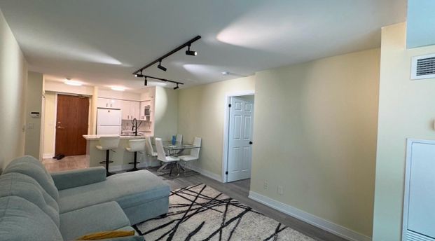 For Lease - 11 Oneida Crescent Unit# 712, Richmond Hill, Ontario - Photo 1