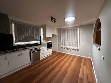 Three bedroom home - Photo 3