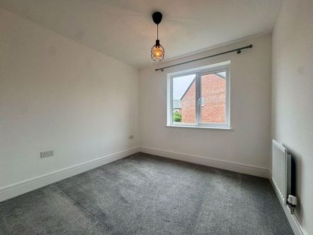 4 bedroom detached house to rent - Photo 3