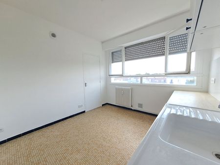 Location Appartement 3 pièces 69m² - Photo 4