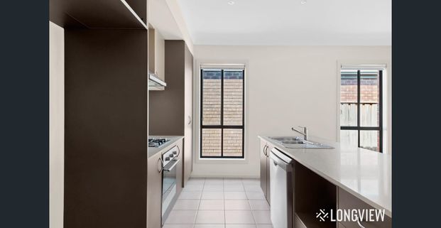 Feels Like Brand New – A Thriving Family-Friendly Community - Photo 1