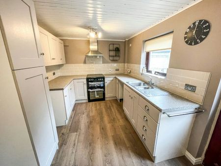 Terraced House to rent on - Photo 4