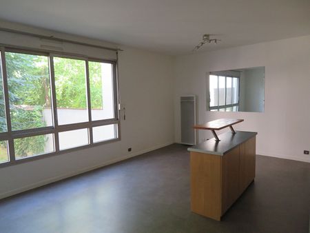 Appartement à louer - REIMS CENTRE- RUE DES MOISSONS - Photo 2