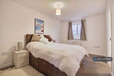 1 bedroom in a house share to rent - Photo 2