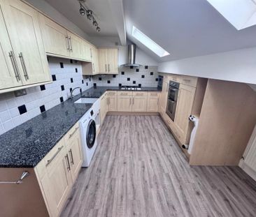 3 Bedroom Apartment To Let - Photo 3