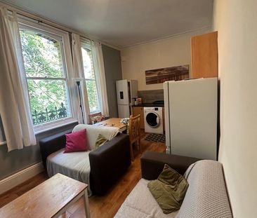 Room in a Shared Flat, Off Lark Lane, L17 - Photo 6