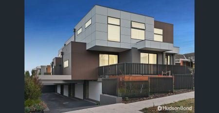 Contemporary living with sought-after convenience - Photo 5