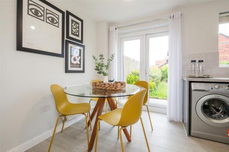 2 bedroom semi-detached house to rent - Photo 4