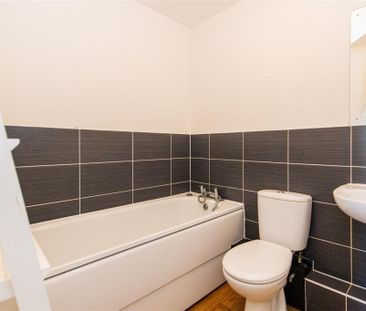 2 bed Apartment To Let - Photo 6