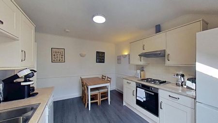 2 bedroom flat to rent - Photo 4