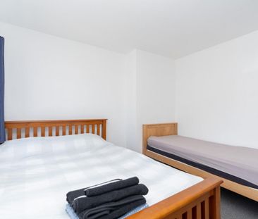 3 bedroom House To Let - Photo 6