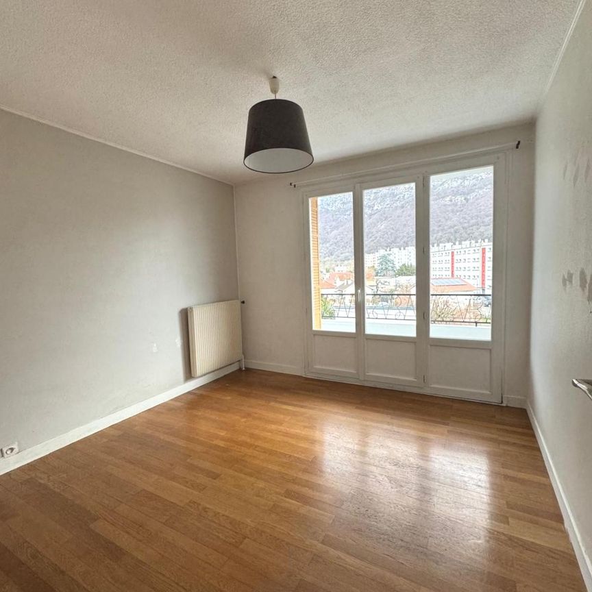 Location Appartement 3 pièces 70m² ST EGREVE 38120 - Photo 1