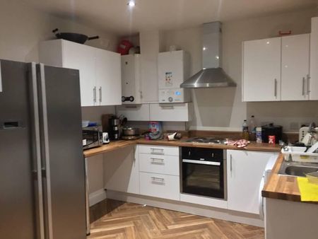 4 bedroom house share to rent - Photo 5