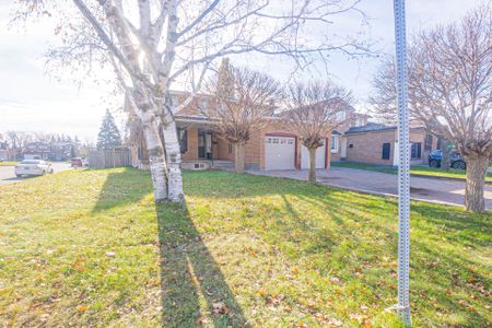 For Lease - 10 Braidwood Lake Road, Brampton, Ontario - Photo 3