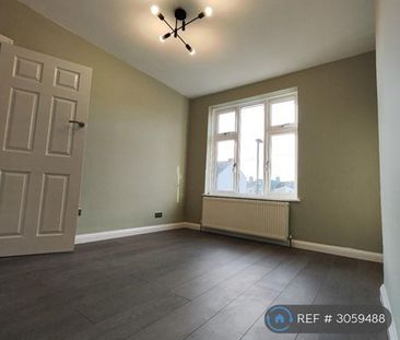 3 bedroom end of terrace house to rent - Photo 4