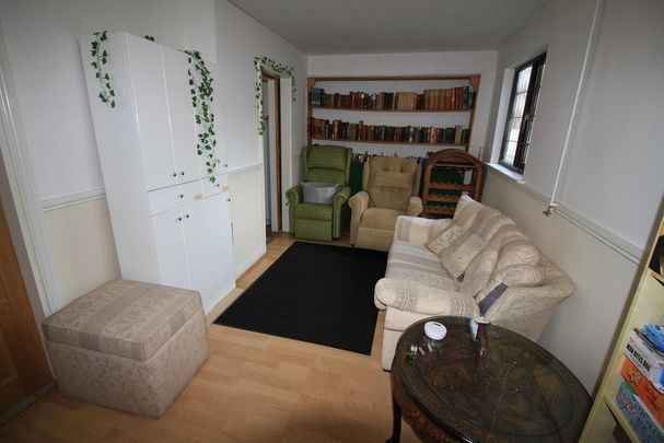 6 bedroom detached house to rent - Photo 1