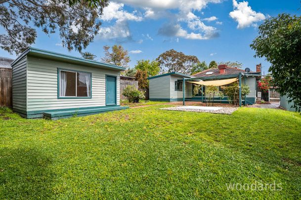 Embrace this charming original in the Box Hill High zone! - Photo 1