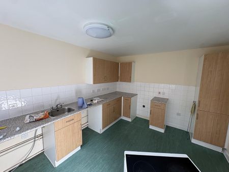 3 bedroom terraced house to rent - Photo 2