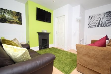 4 Bed - Branksome Place , Hyde Park , Leeds - Photo 4