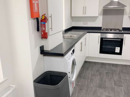 6 Bedroom Student House available in Kensington, Liverpool! Academic Year 23/24 - Photo 2