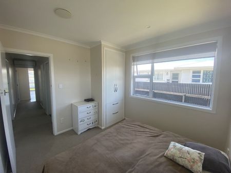 22 Reid Avenue,Hawera - Photo 3