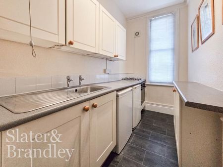 1 bedroom in a house share to rent - Photo 5