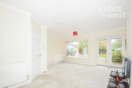 3 bedroom semi-detached house to rent - Photo 3