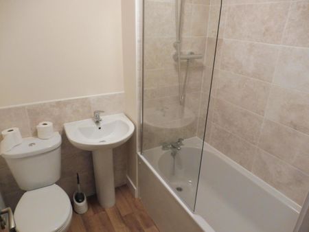 2 bedroom terraced house to rent - Photo 4
