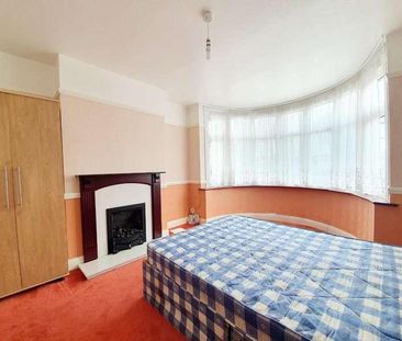 Oaklands Avenue, N9 - Photo 5