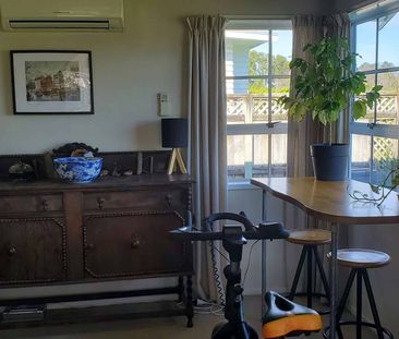 Charming, sunny home in a great location. - Photo 5