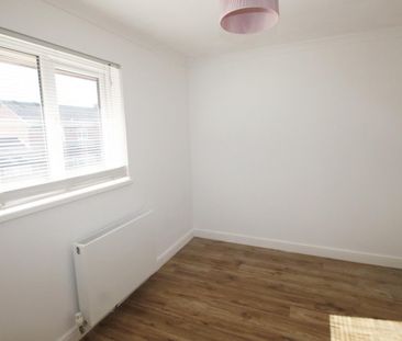 3 bedroom House To Let - Photo 2