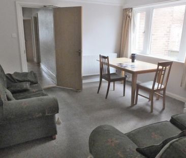 1 bedroom in a flat share to rent - Photo 4