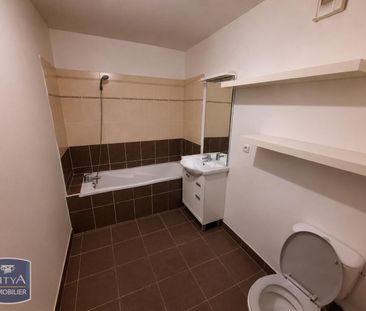 Location Appartement 1 pièce 32m² LA SEYNE SUR MER 83500 - Photo 2