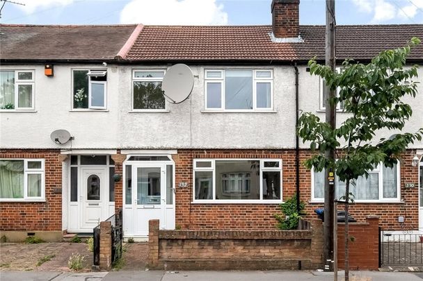 3 Bed Terraced House, Kynaston Avenue, CR7 - Photo 1